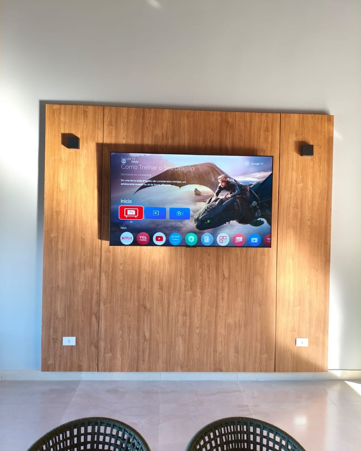 Painel amadeirado na sala de jantar, foto 3 de 3